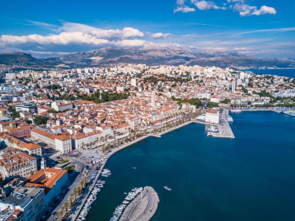 Adriatic Beach Suites Omiš Екстериор снимка