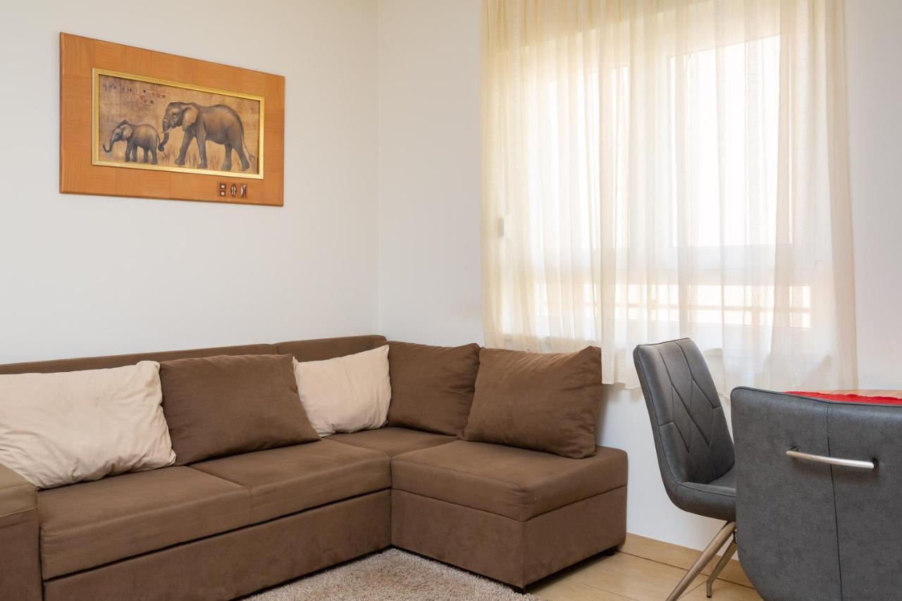 Adriatic Beach Suites Omiš Екстериор снимка