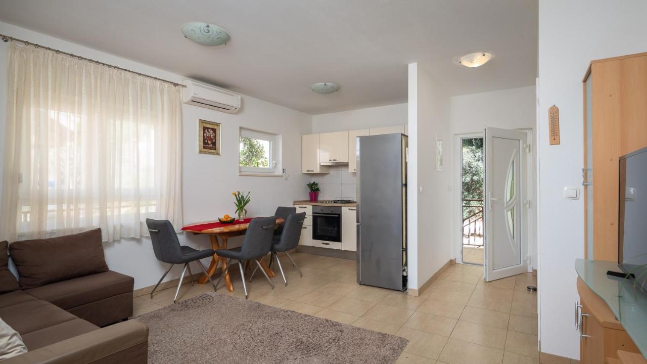 Adriatic Beach Suites Omiš Екстериор снимка