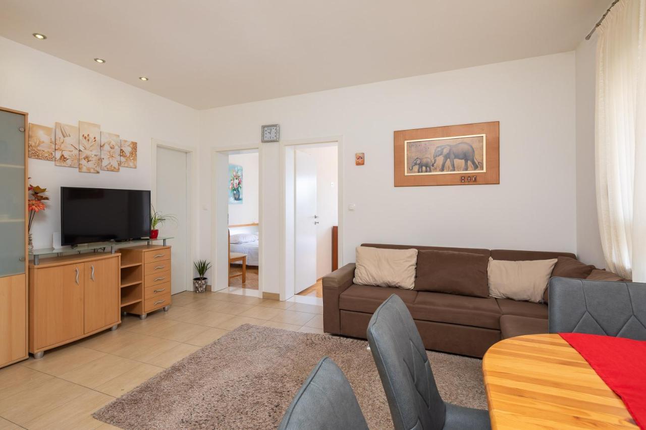Adriatic Beach Suites Omiš Екстериор снимка